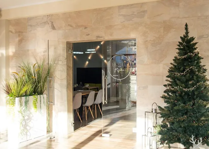 Riviera Готель